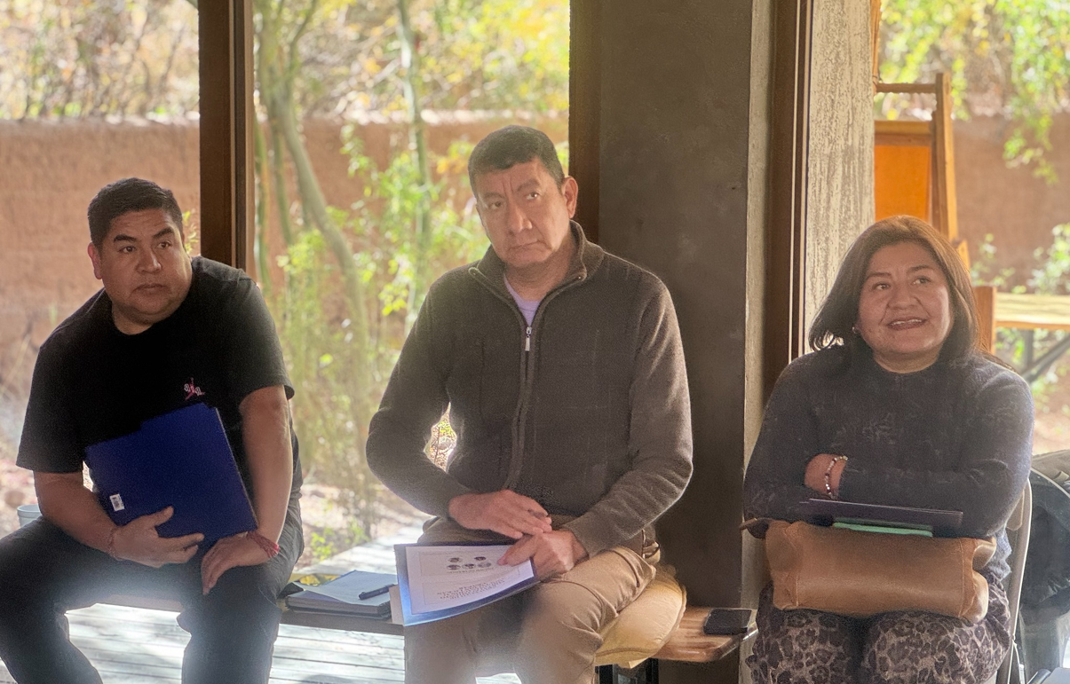 Representantes de las comunidades reunidos
